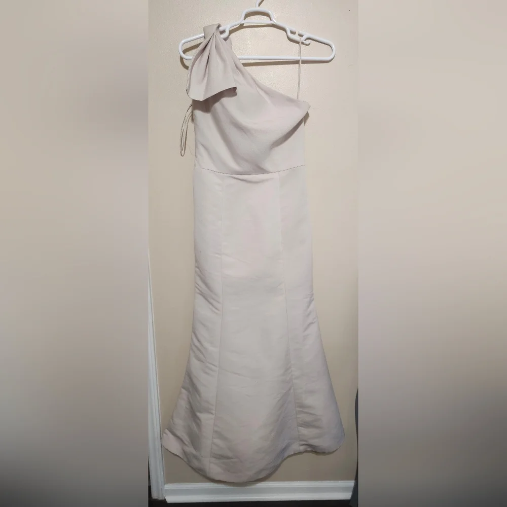Amsale Cream One-Shoulder Dress